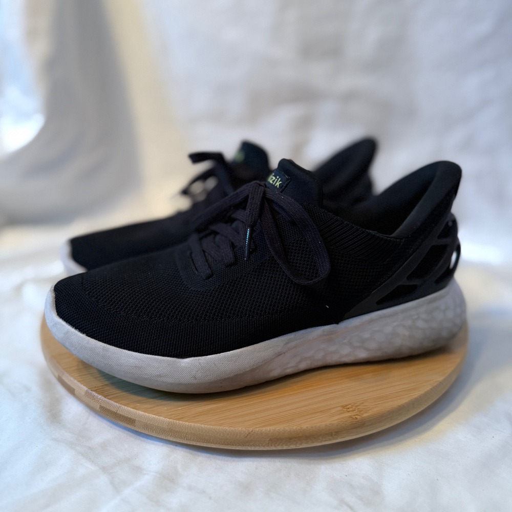Kizik Athens HandsFree Sneakers Black White Mens 9 Womens 10.5 G2FC DATHBK01-10